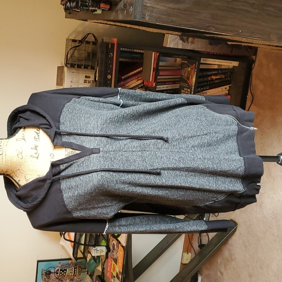 Maurices size 1 black/gray pullover hoodie - Picture 1 of 16
